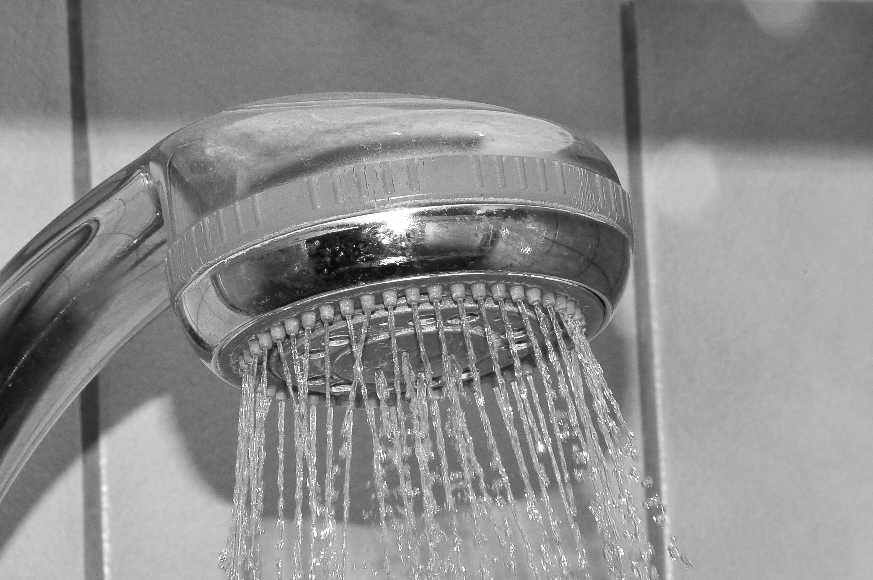 photo Water savings at lavatory sinks and showers